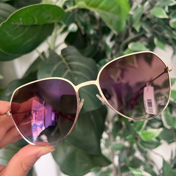 SALE JUST TODAY🌻GIVENCHY flat aviator sunglasses 🌼✨ - Picture 2 of 16